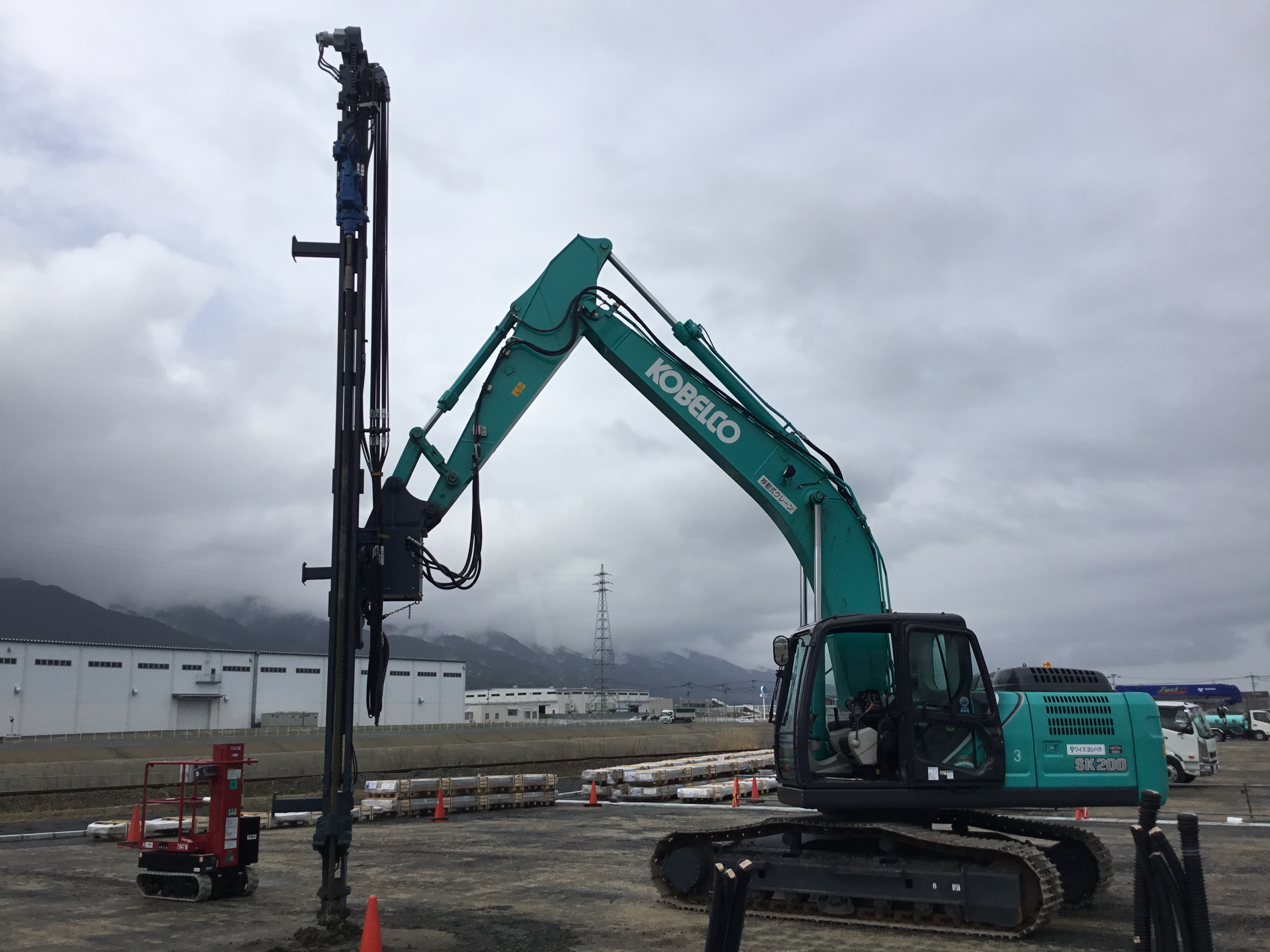 (株)中部ロックドリルサービス 建設機械のレンタルリース・メンテナンス・販売 割岩機ロックスプリッター、クローラドリル等/名古屋 小牧