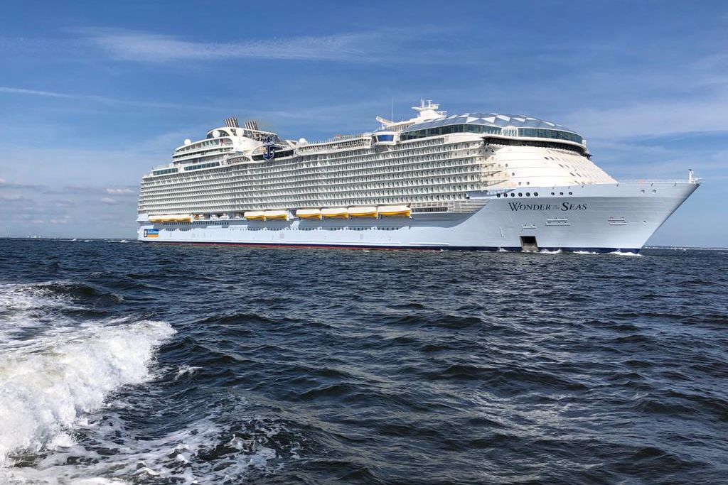 The wonder of the seas has 2865 cabins. Prime prove in mare per la Wonder of the Seas | Cruise ...