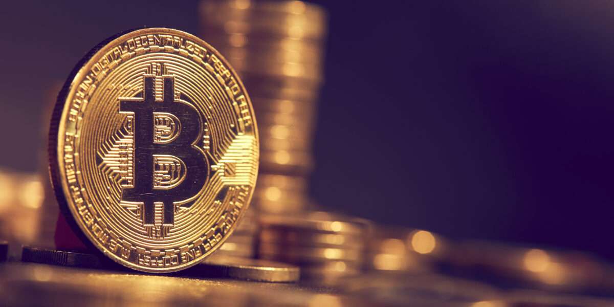Baleias continuam acumular Bitcoin, fundamentais favorecem os touros