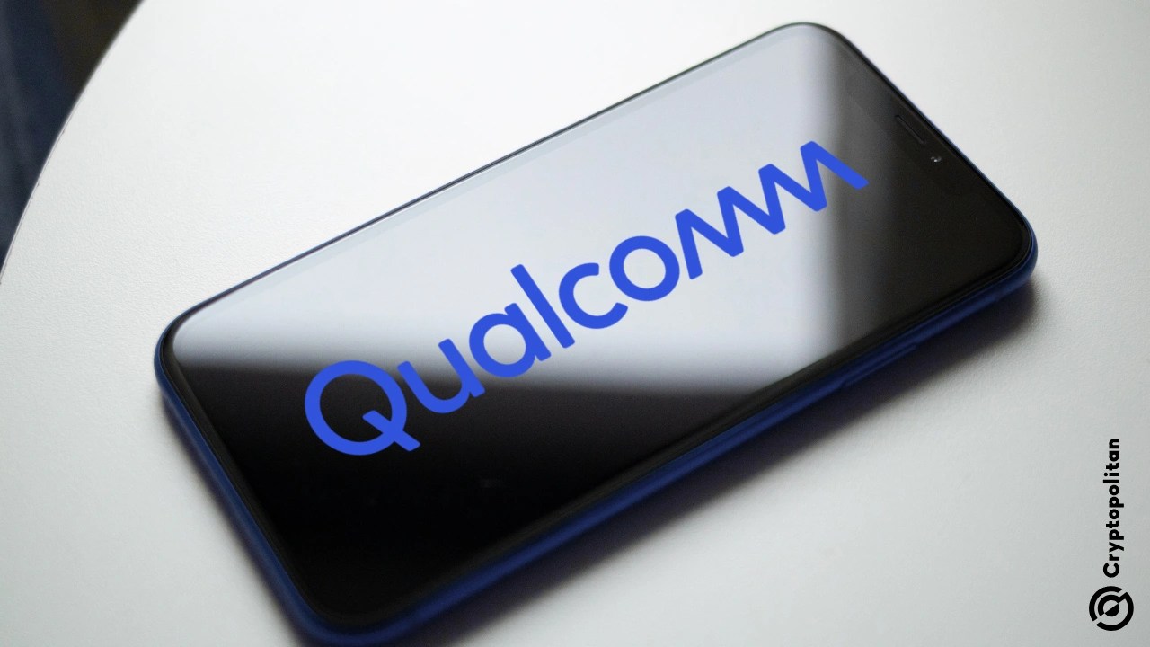Qualcomm stock crashes 10% despite earnings beat due to weak guidance on memory chips
