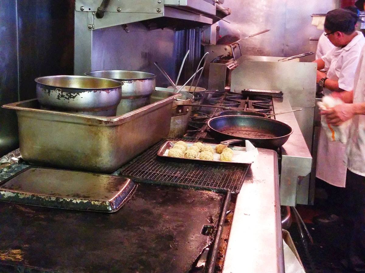 How to Stage/Intern/Trail at a Restaurant The Wrong Way