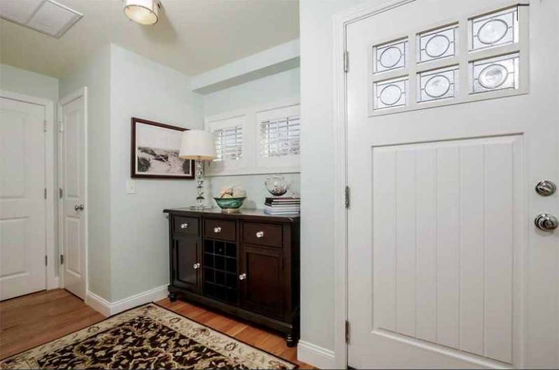 Surfside, Narragansett, Rhode Island May 2017