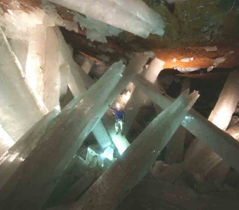 Cave of the Giant Crystals, Mexico Crystalinks