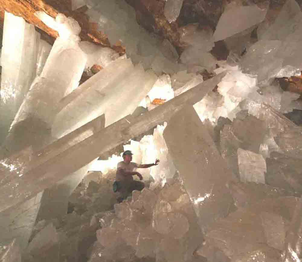Cave of the Giant Crystals, Mexico Crystalinks