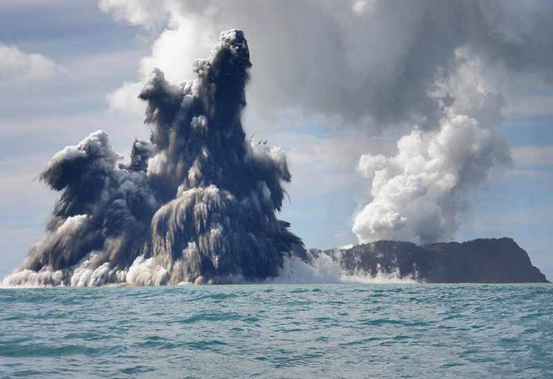 Submarine Volcanoes Crystalinks