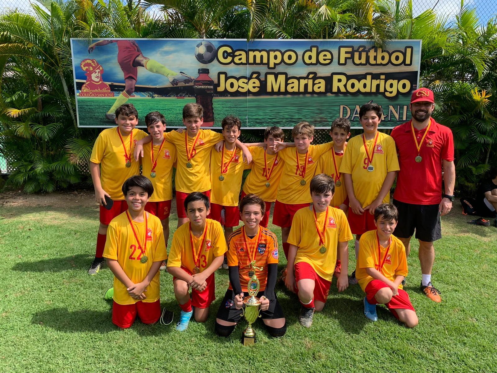 Mini ⚽️ y 🏀 Campeones en casa Colegio San Jose