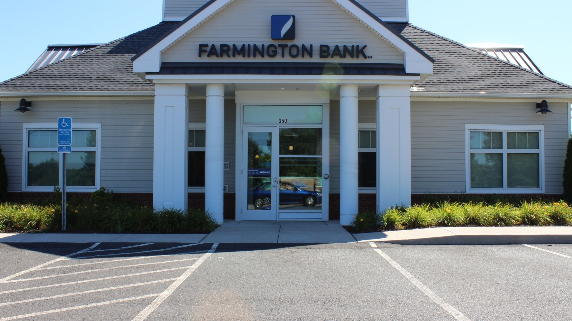 Farmington Bank Commercial Storefront Services