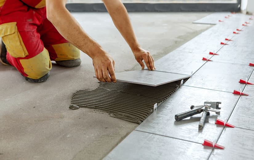 Si la mise en place d'un carrelage au sol peut être technique nous avons détaillé pour vous les différentes étapes essentielles pour poser votre carrelage au sol. Reussir La Pose De Votre Carrelage Des Conseils De Pro