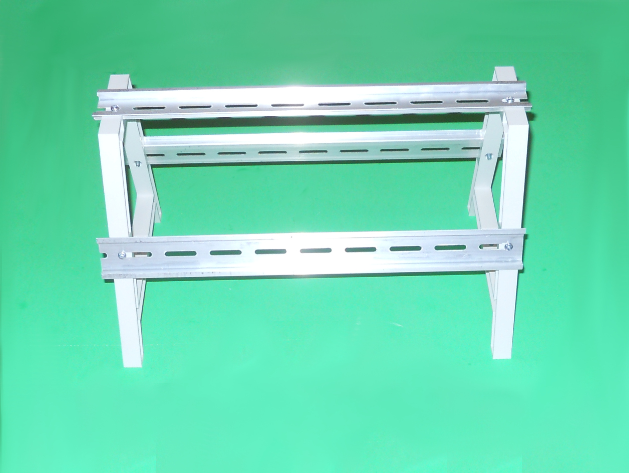 DIN Rail Prototyping Stand L'Antre du Tryphon
