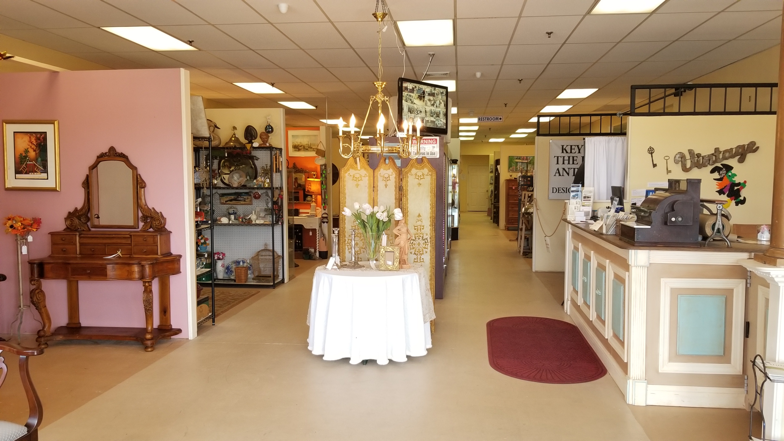 Key to the Past Antique Center Visit CT