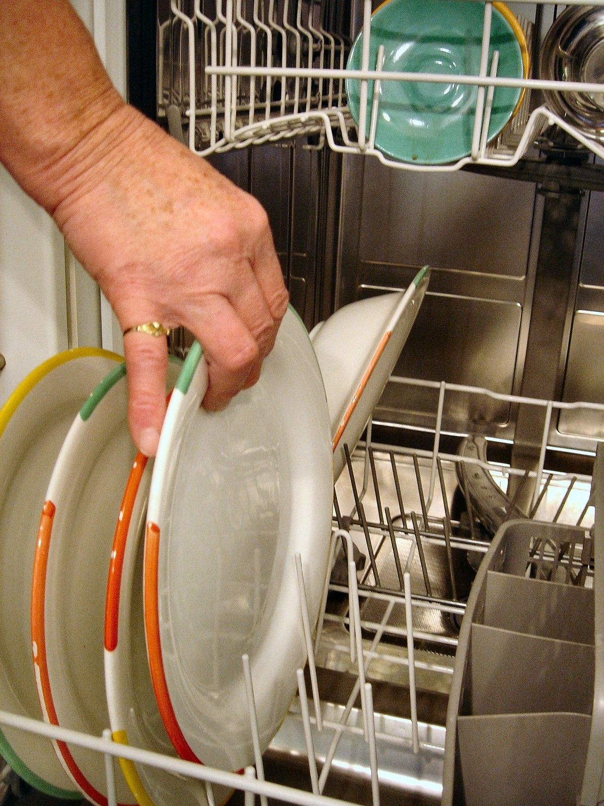 Dishwashing Machine Adelaide What to Know When Choosing a Dishwasher