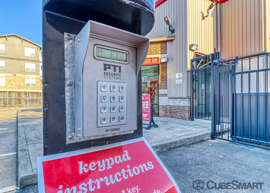 SelfStorage Units at 7825 Katy Fwy in Houston, TX CubeSmart