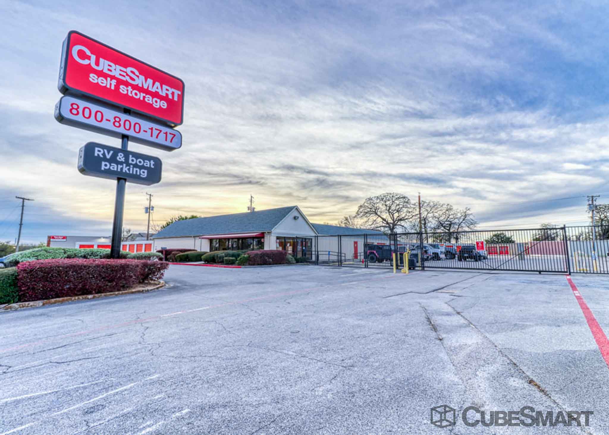 Storage Units at 5700 River Oaks Blvd, Fort Worth, TX CubeSmart