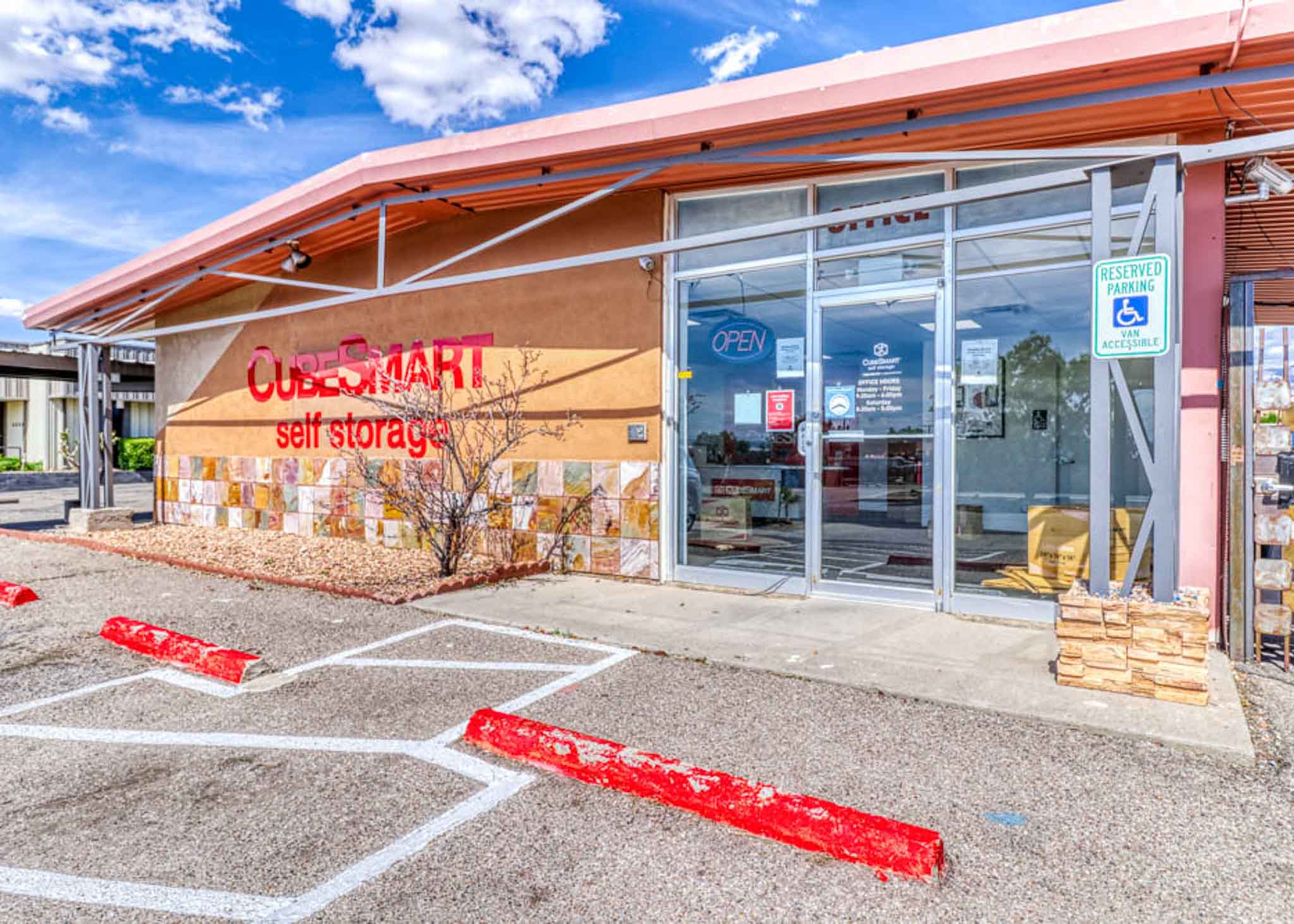 Storage Units at 4800 Jefferson St Ne, Albuquerque, NM CubeSmart