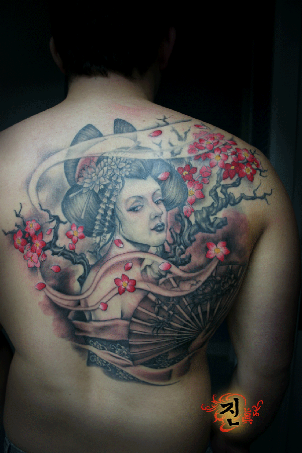 50+ Beautiful Geisha Tattoos You Will Love | Cuded 900_x_600_gif