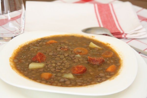 LENTEJAS ESTOFADAS CON CHORIZO Cuentos y Recetas