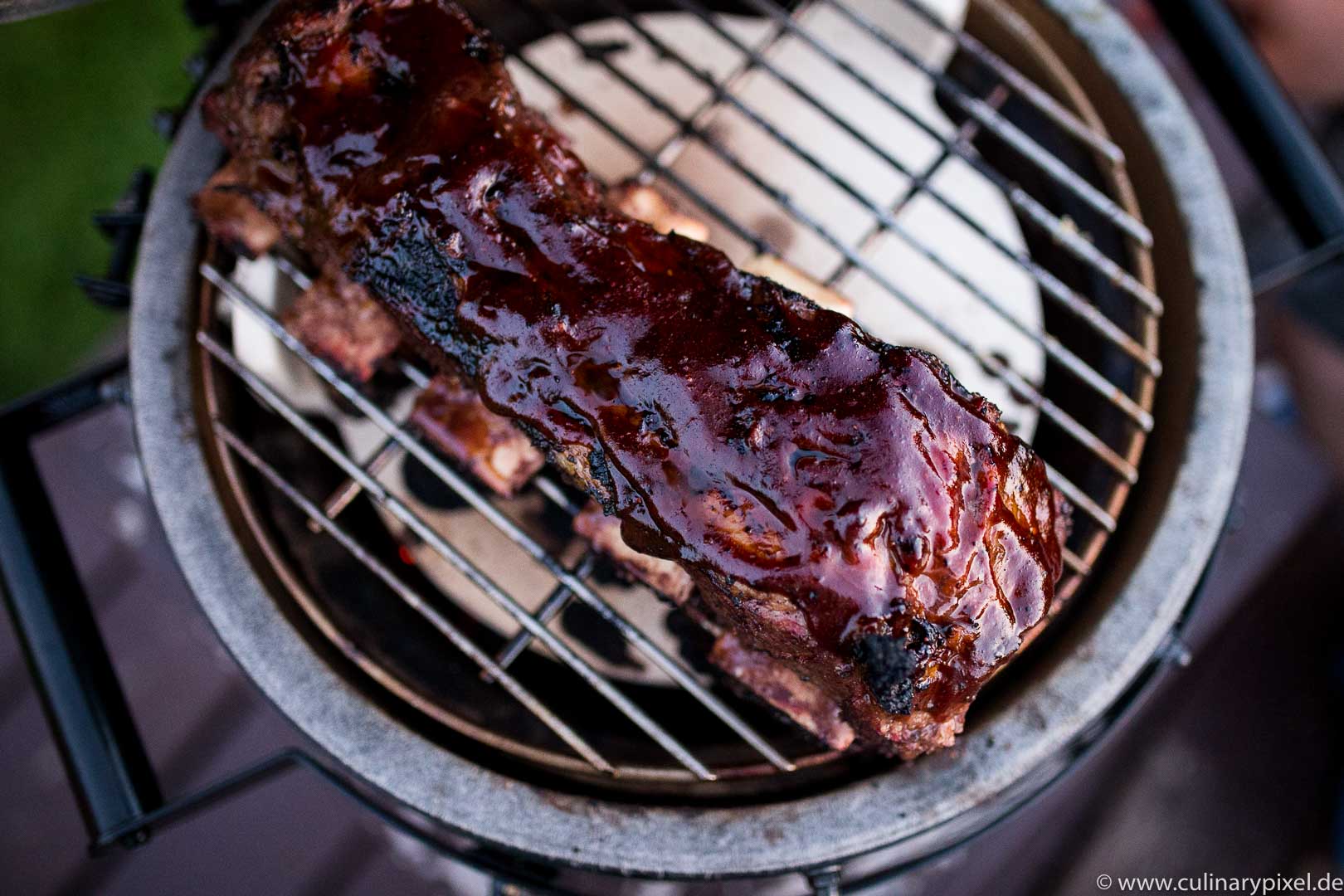 Short Ribs im Big Green Egg vom Irischen Hereford