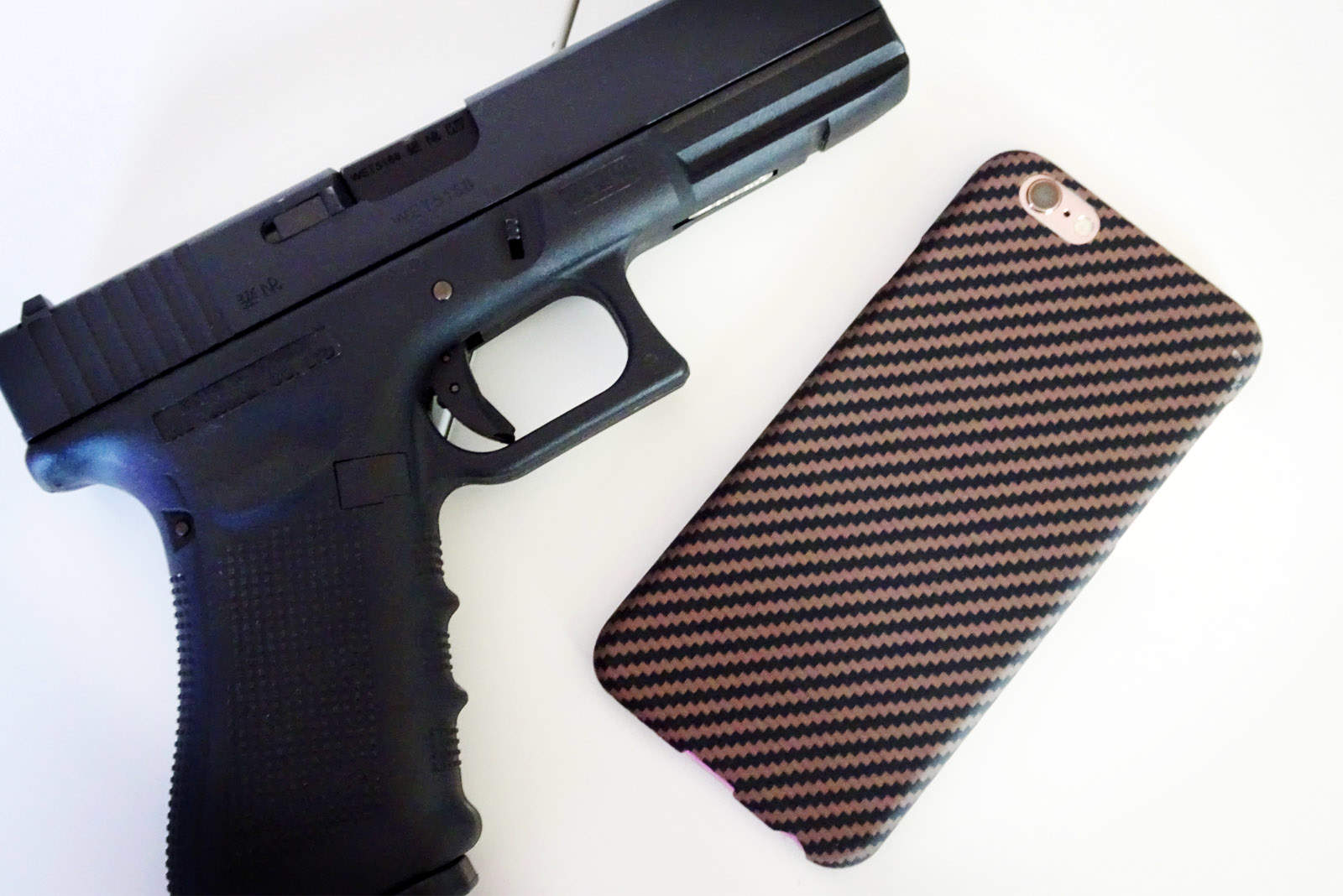 Bulletproof iPhone case!? Pitaka Aramid iPhone case