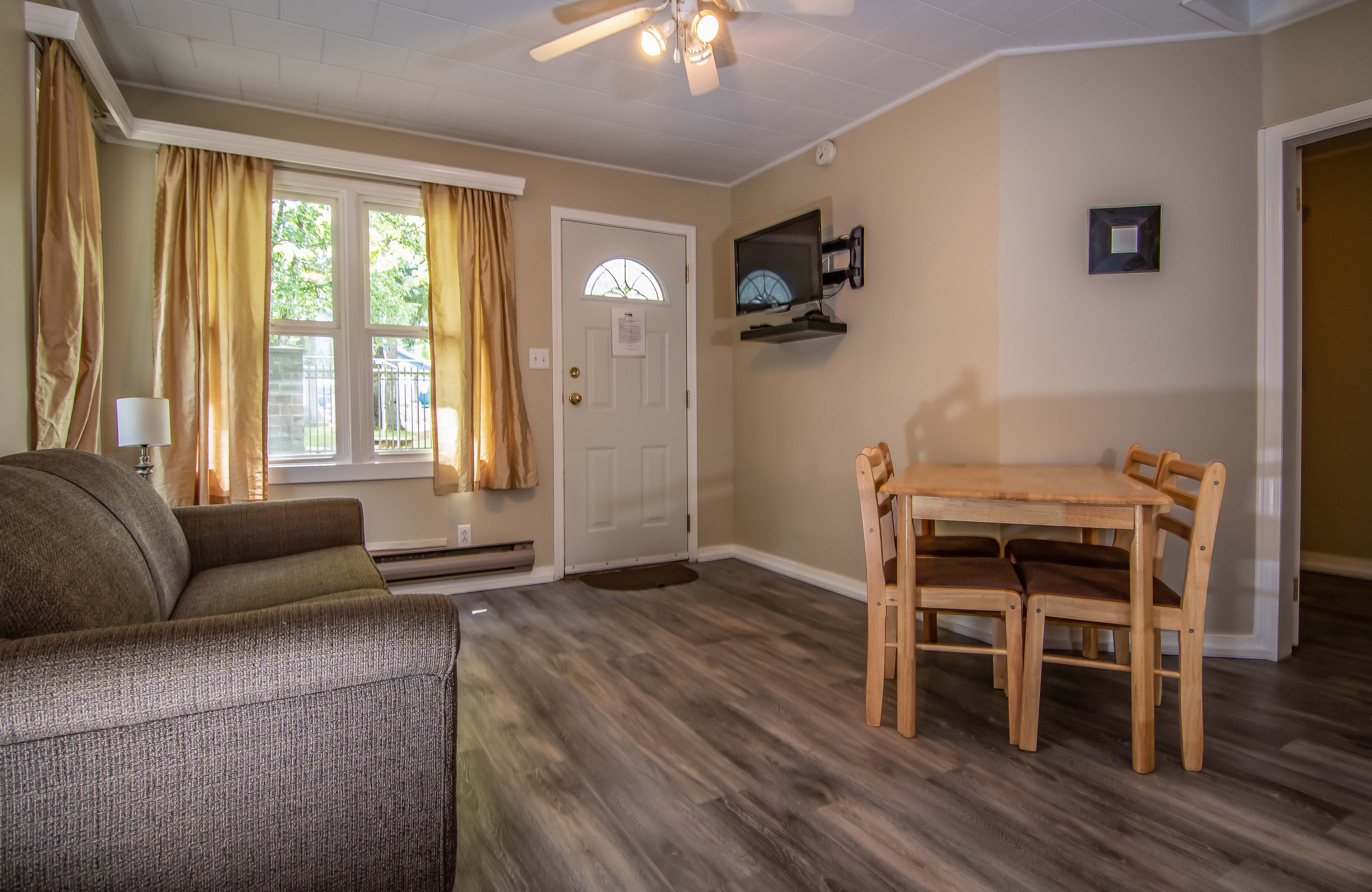 CULTUS LAKE PARK CABINS Cultus Lake Park