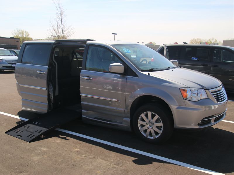 Used Wheelchair Vans For Sale in MN & IA Cummings Mobility