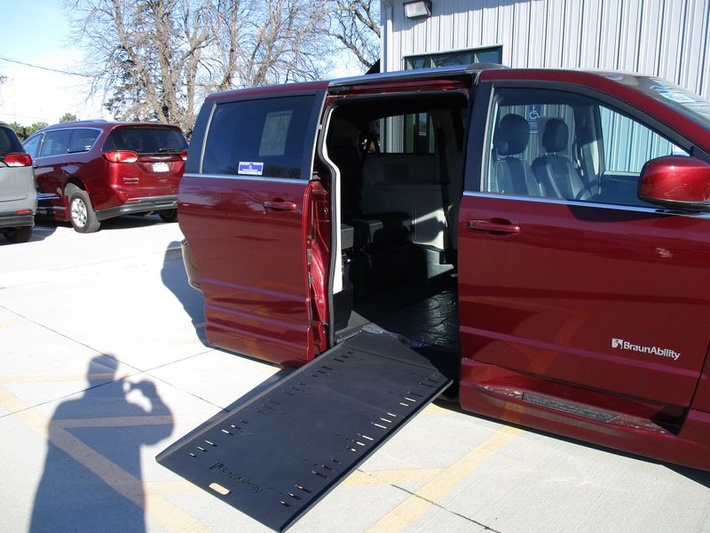 Wheelchair Vans For Sale in MN & IA Cummings Mobility