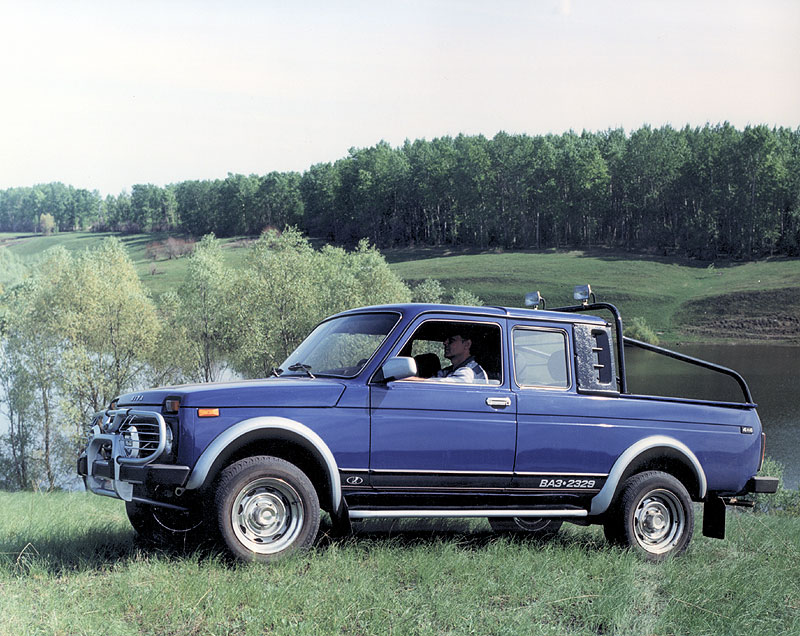 lada niva travel pickup