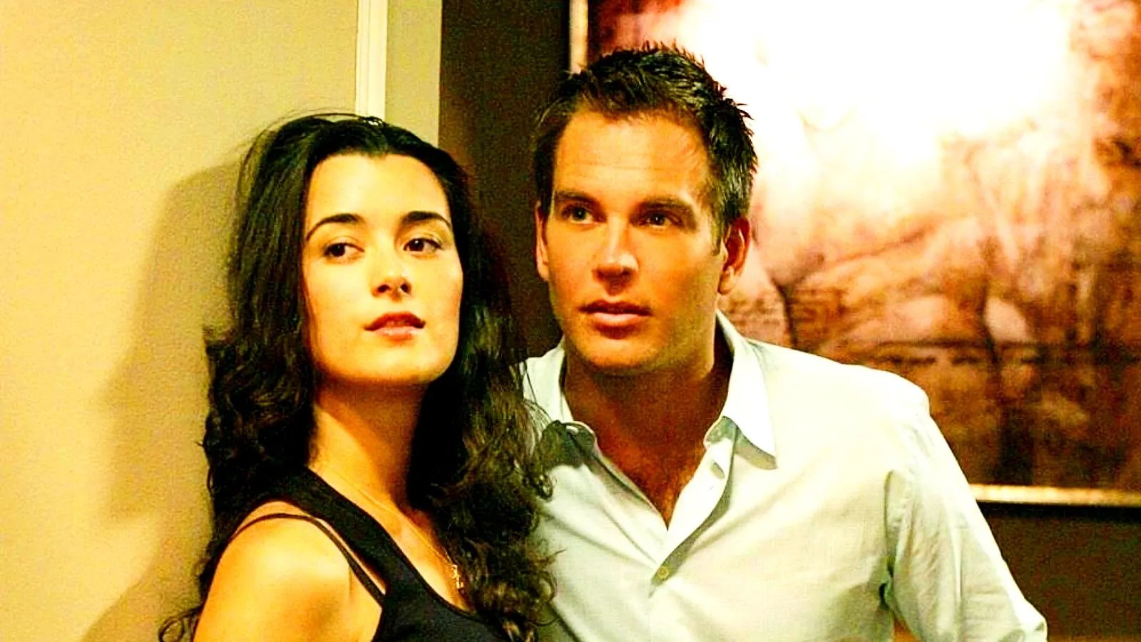 DiNozzo & Ziva Secret Cameo in NCIS? Fans Go Wild Over Rumors!(04)