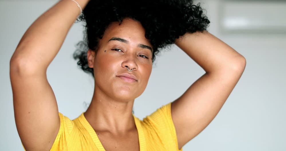 How to Put on a DIY on Curly & Straight Hair