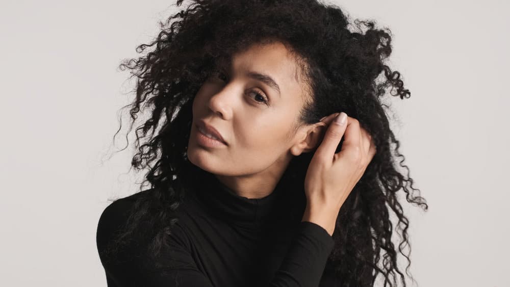 How to Thin Out Hair With and Without Thinning Shears