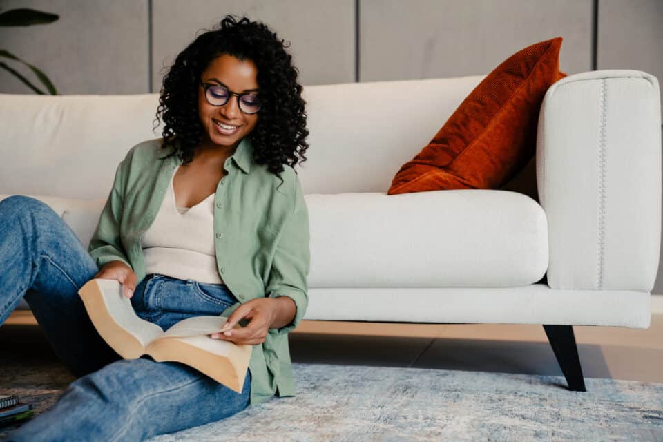 Dry Shampoo at Night Should I Use Dry Shampoo Before Bed?