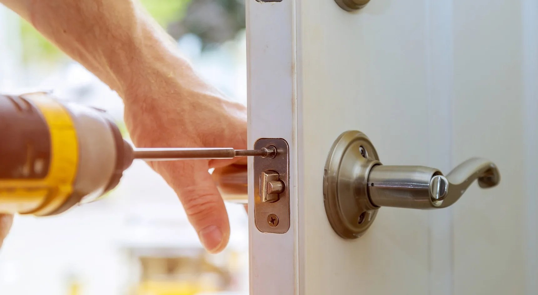Locksmith Prices Cardiff Discounts available for students, NHS, OAP