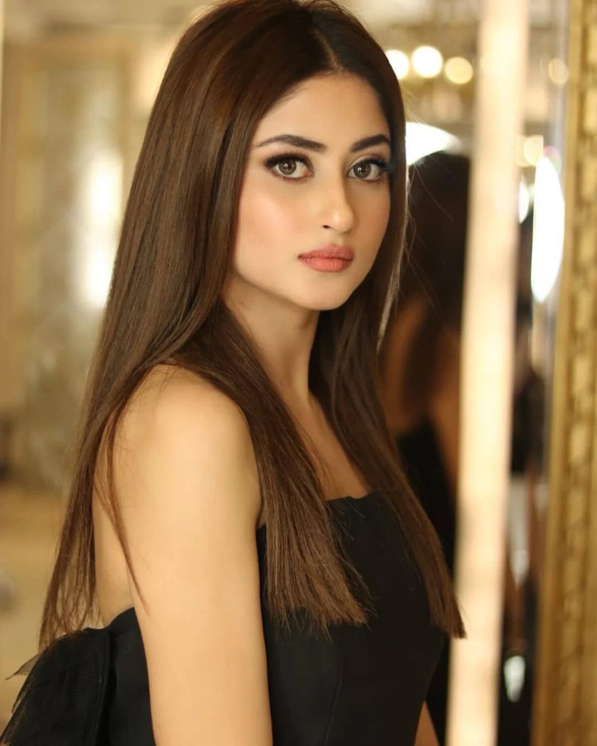 10 Most Beautiful Women in Pakistan