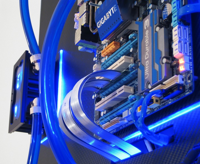 Gallery of an Awesome Wallmounted Custom PC with Beautiful Liquid