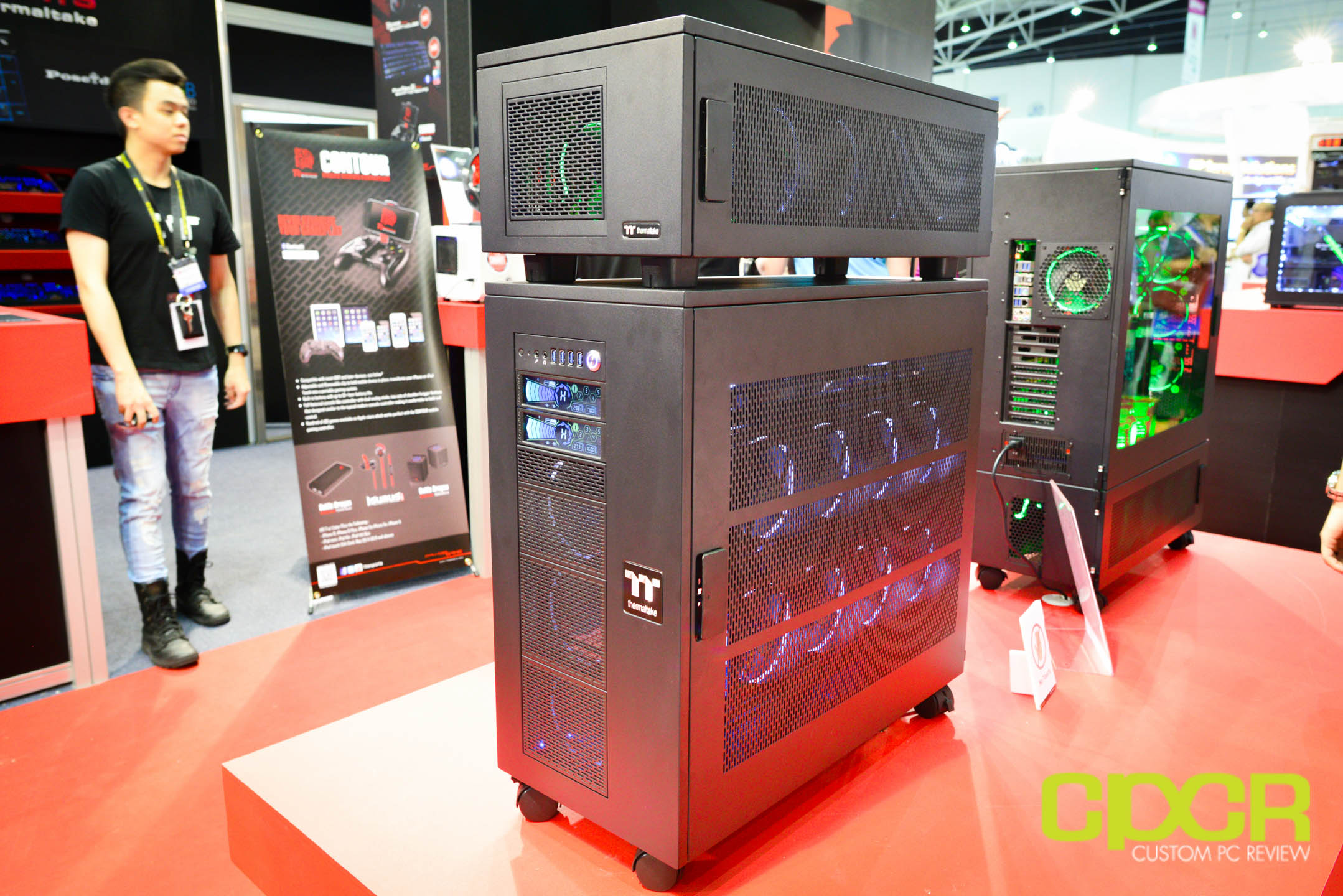 Computex 2015 ThermalTake's New W200 Case Wants You to Go Big or Go
