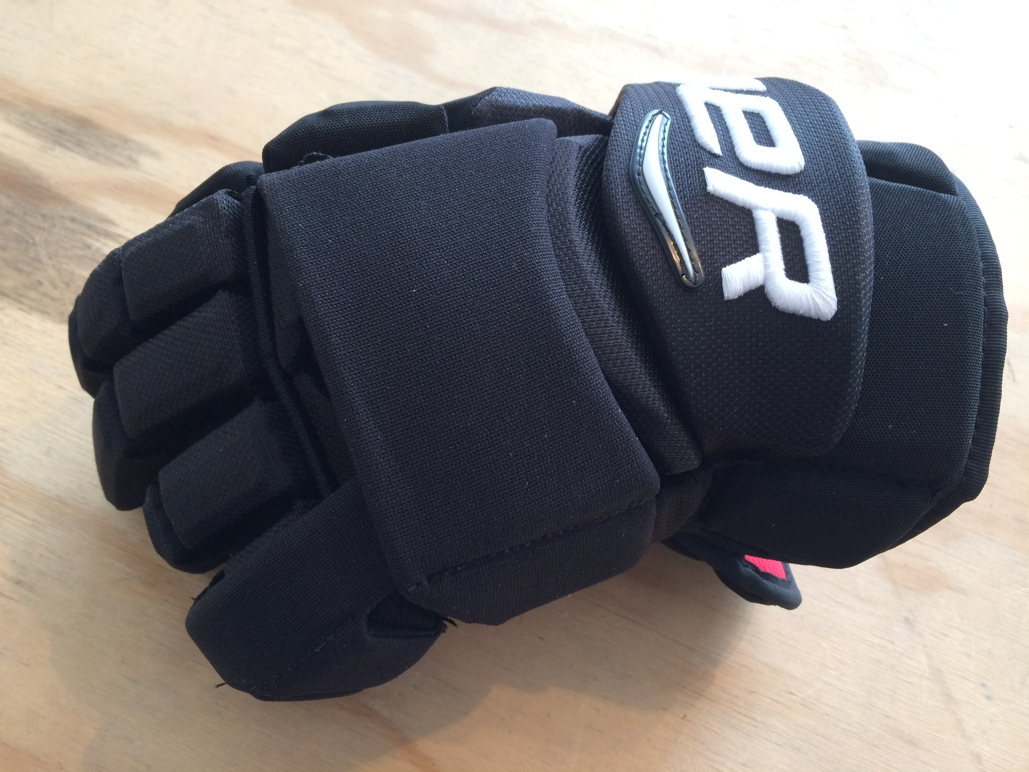 Custom Pro Repair - Hockey Glove repalm; repalming for the pros
