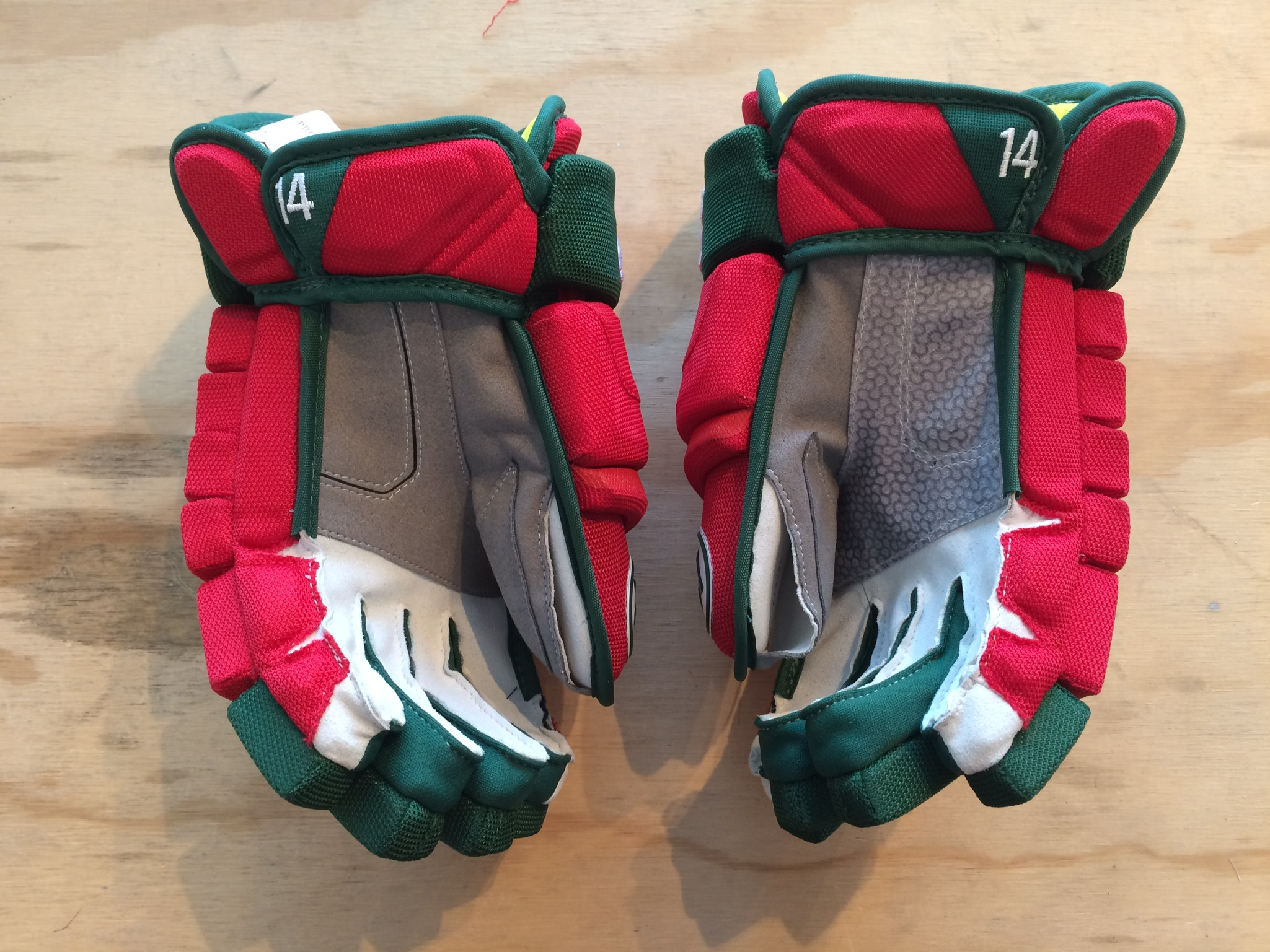 Custom Pro Repair Hockey Glove repalm; repalming for the pros