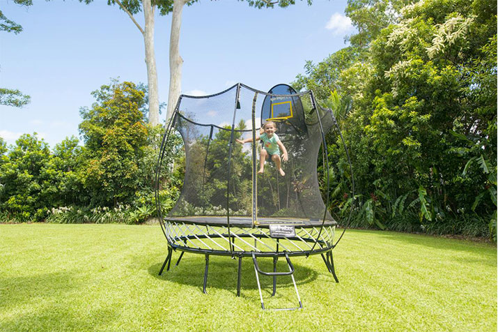 Springfree 8' Compact Round Smart Trampolineâ„¢ with Safety Enclosure