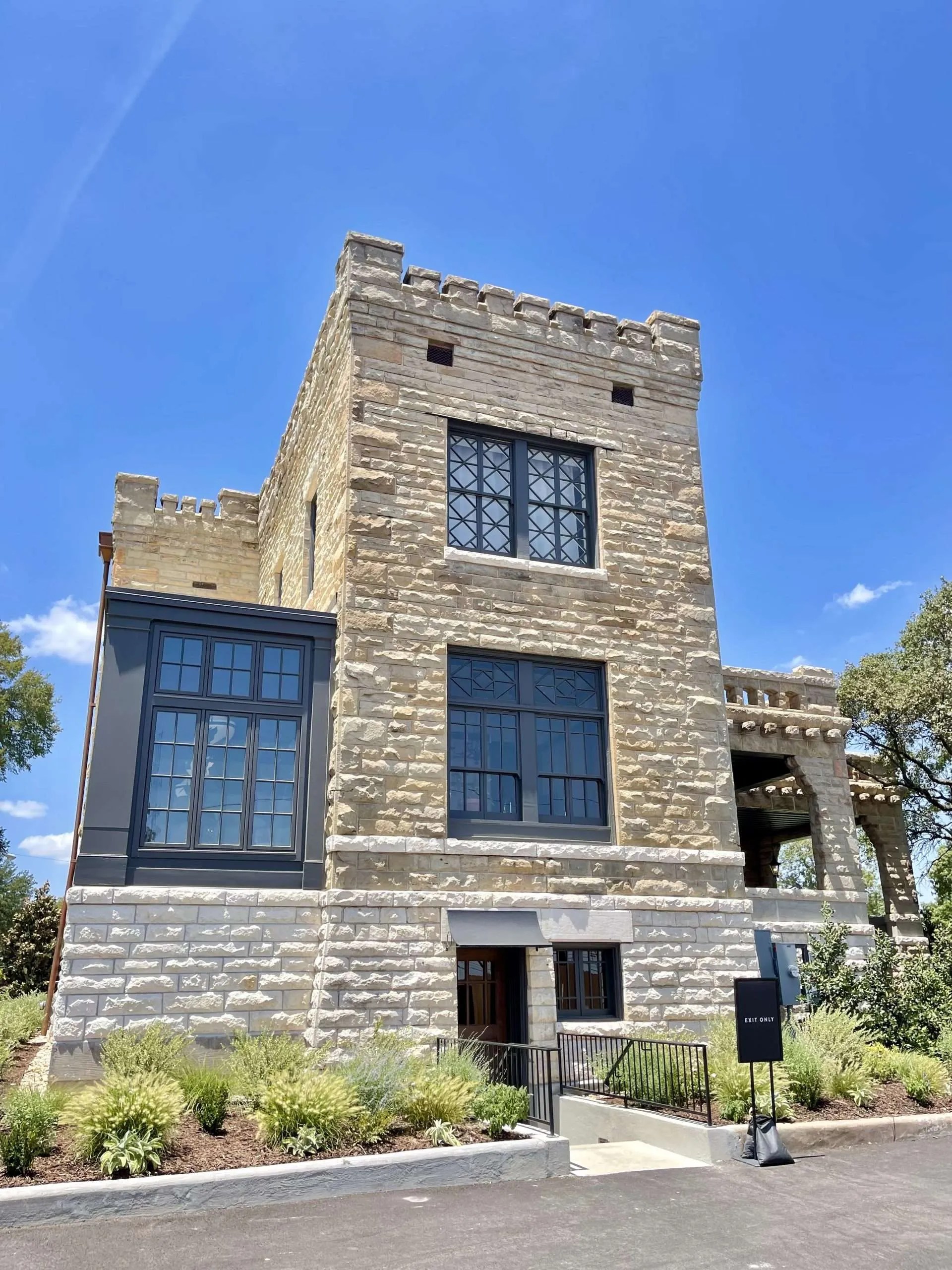 Joanna Gaines' Latest Fixer Upper House The Castle 1/2