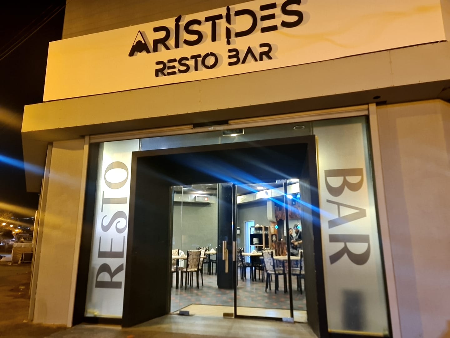 Una nueva propuesta gastronómica llegó a Cutral Co Arístides abrió sus