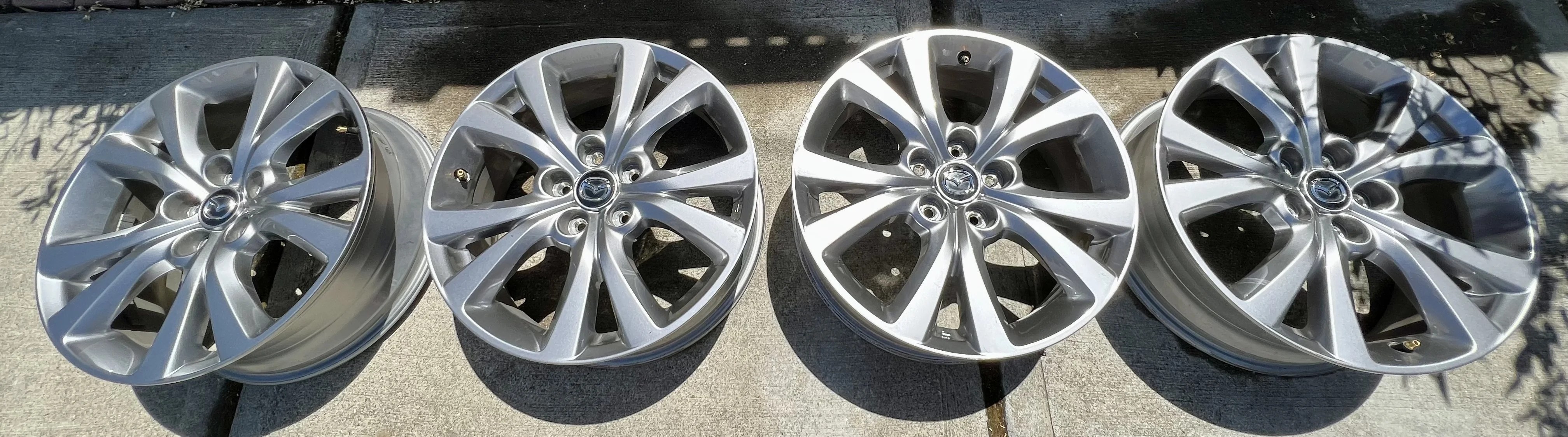 Premium 18inch OEM alloy wheels (set of 4) + lug nuts / wheel locks