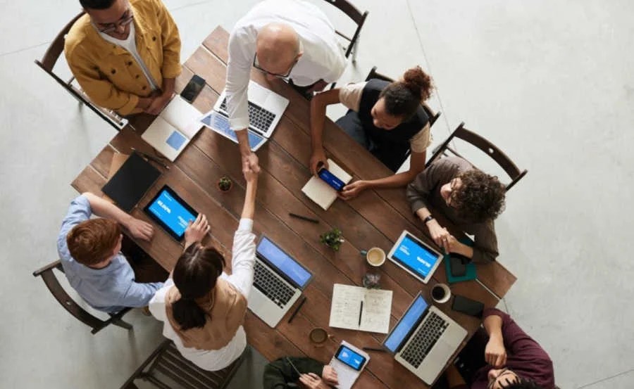 13 Ways to Build a Happy & More Productive Workforce(04)