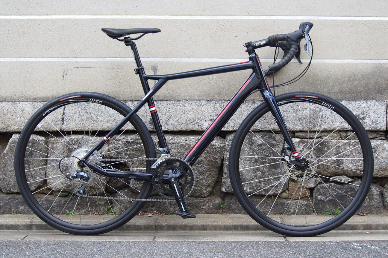 オススメのグラベルロード、GT 2016 GRADE/ｸﾞﾚｲﾄﾞ CRALIS サイズ：55 ダークブルー 京都の中古自転車・新車販売