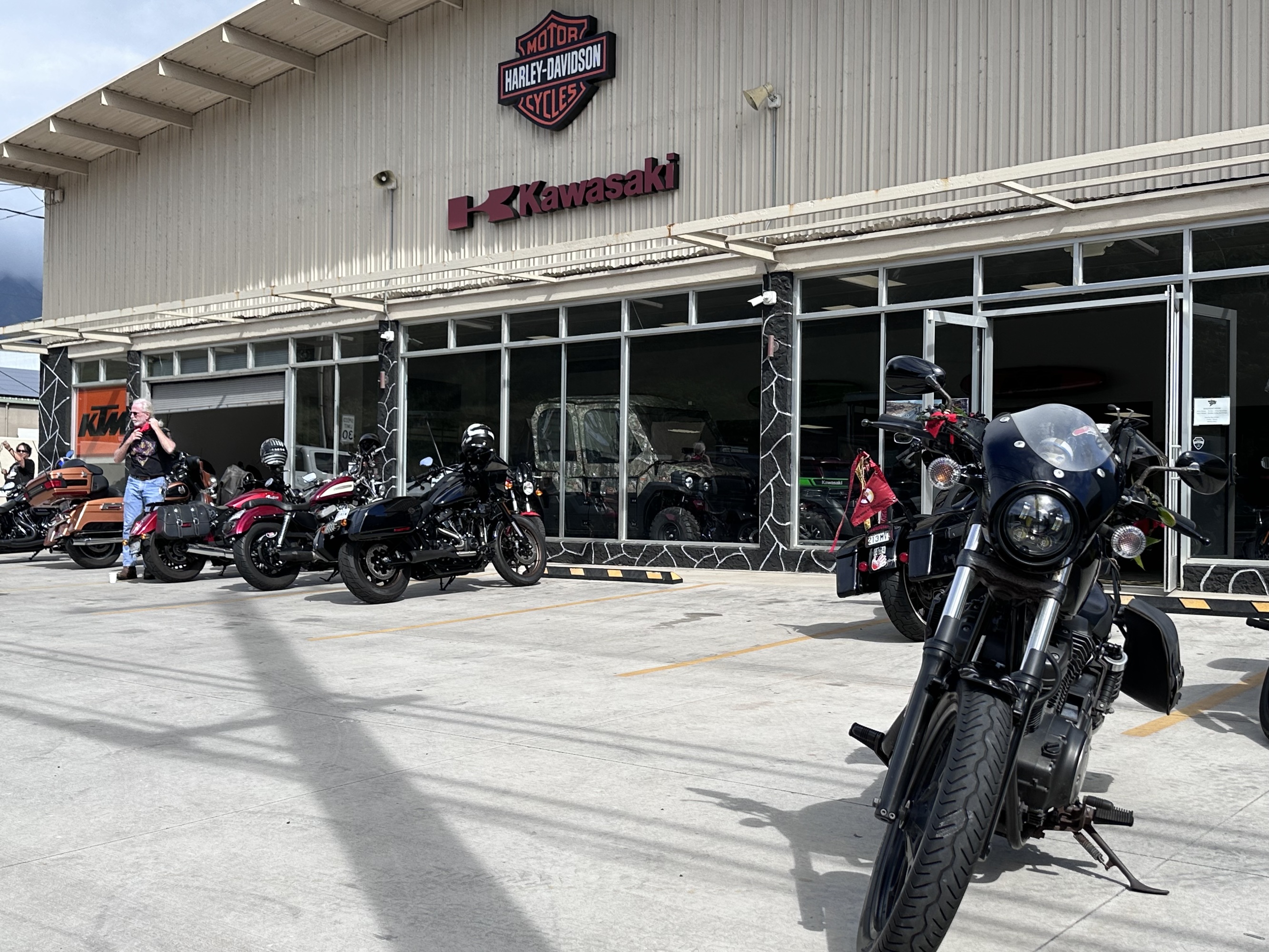 Gallery Cycle City Maui Wailuku Hawaii