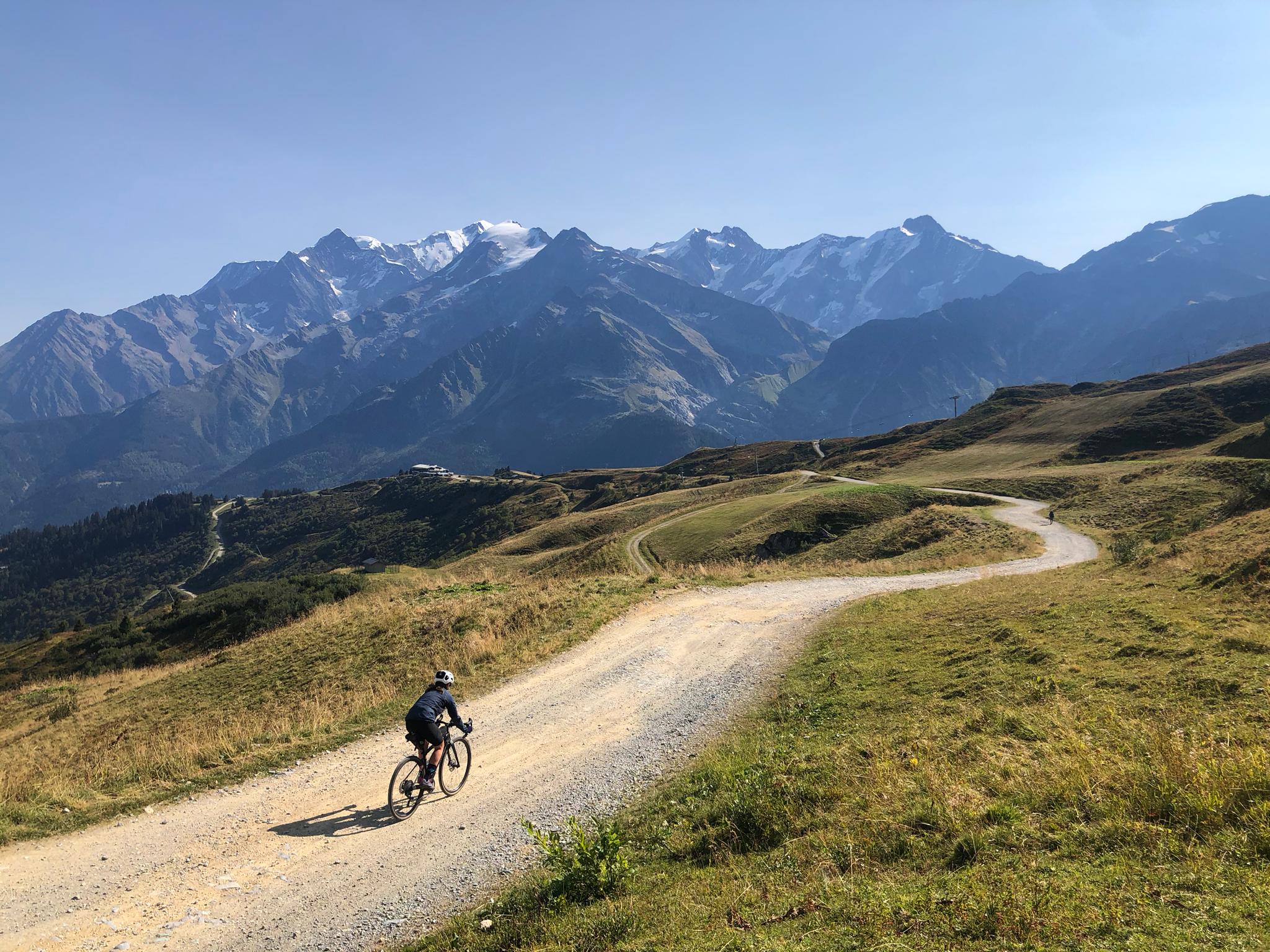 Le Tour du Mont Blanc en gravel Cycliste.ch Le site des Cyclistes