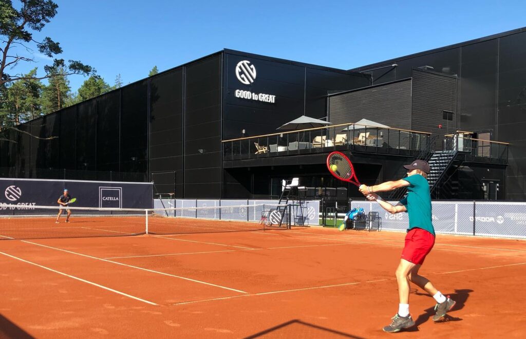 15 Best Tennis Academies In The World (2023 Rankings)