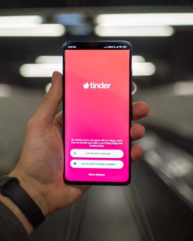 Zet dit in je Tinder bio voor kans op een stuk meer matches!