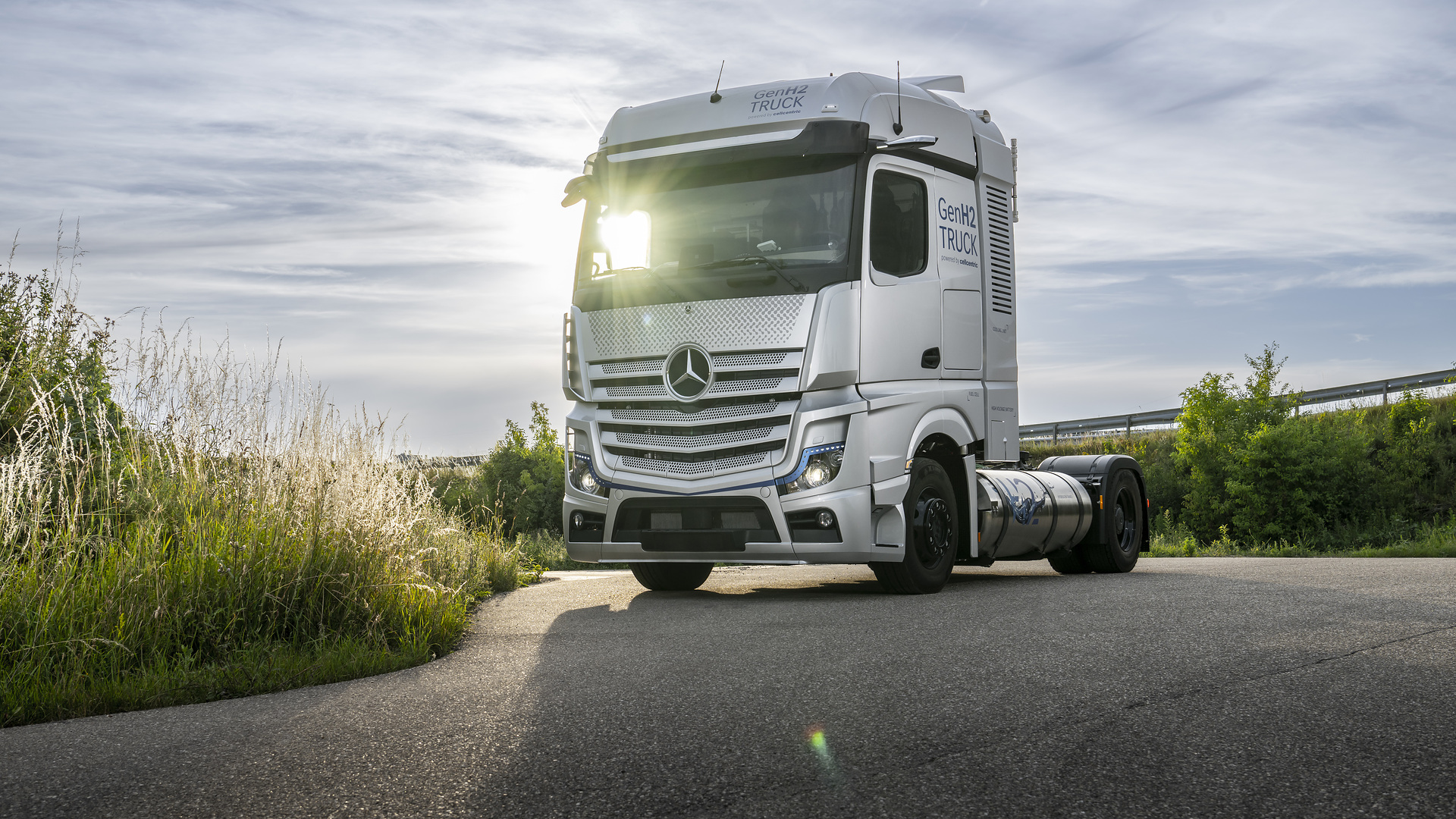 Development milestone Daimler Truck tests fuelcell truck with liquid hydrogen Daimler Truck