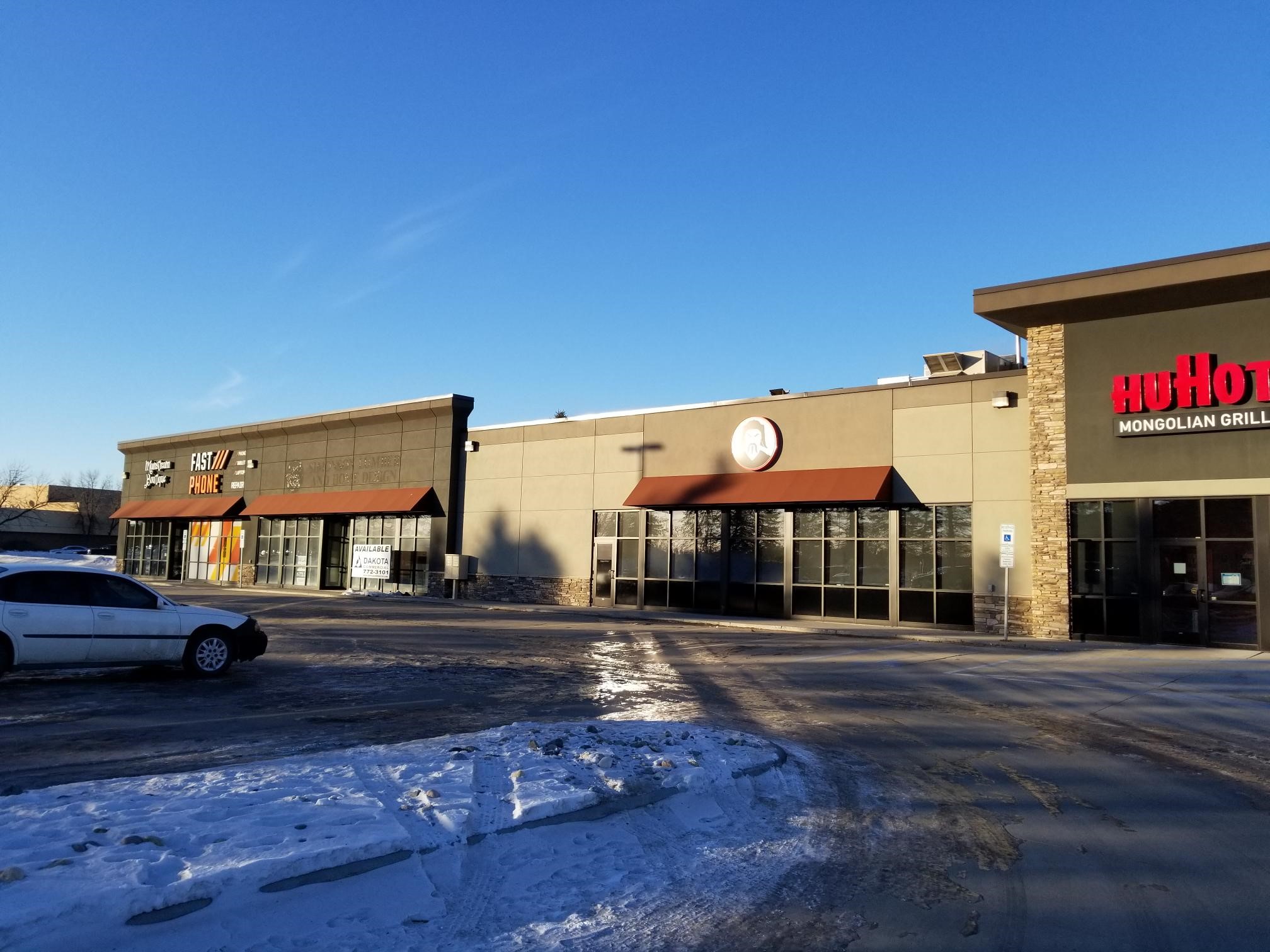 Small office/retail space for lease Dakota Commercial