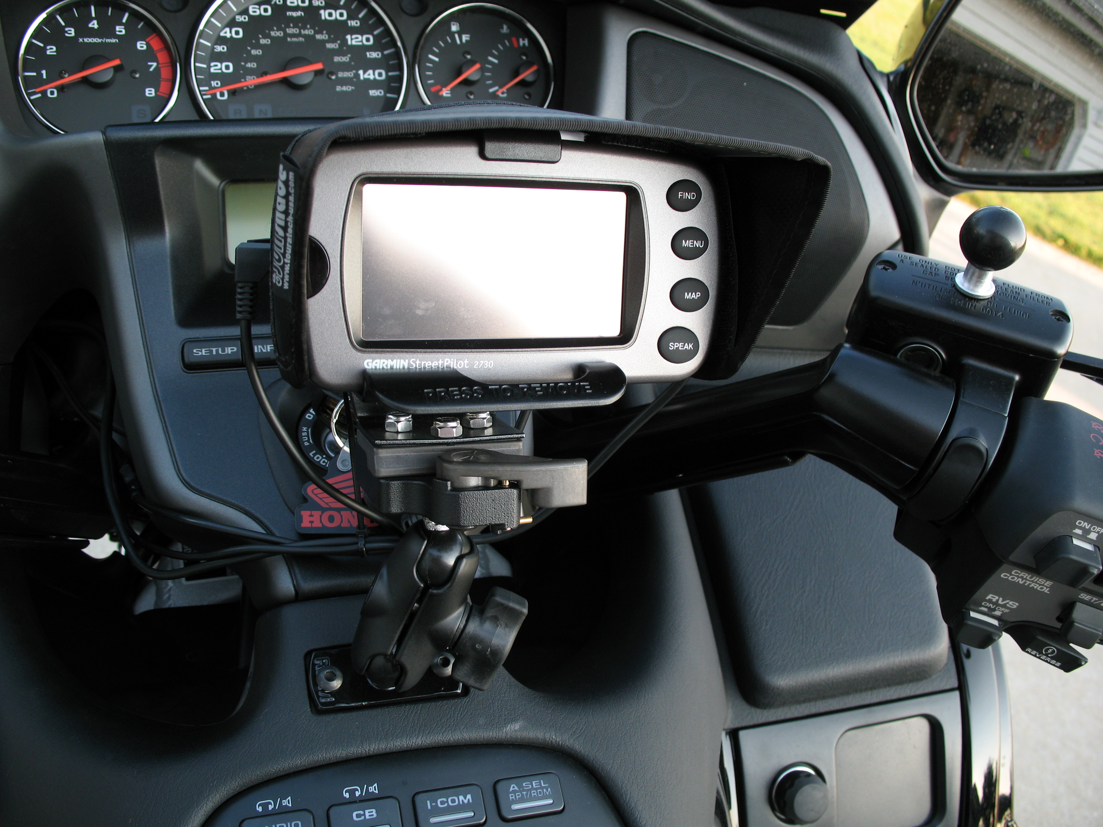 GPS Mounts GL1800Riders