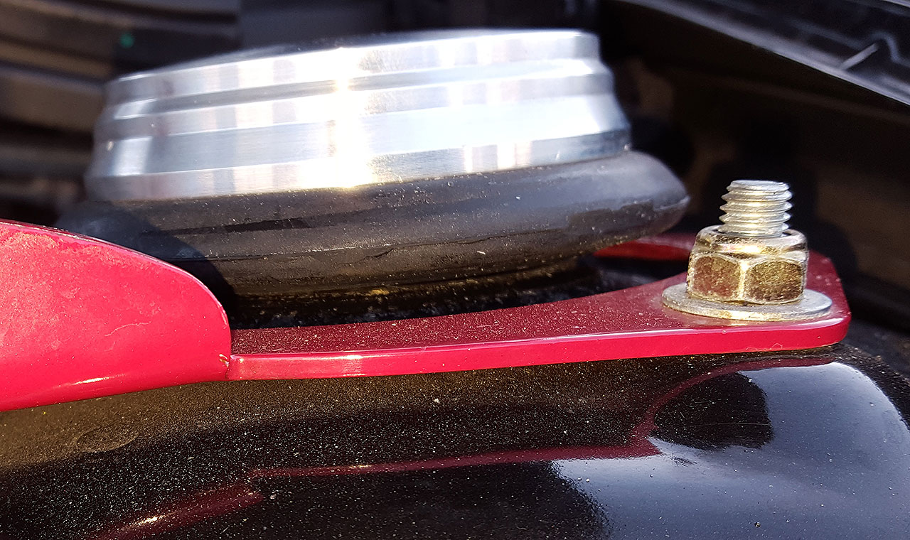 Do the front struts look right to you? Pontiac G8 Forum G8 Forums